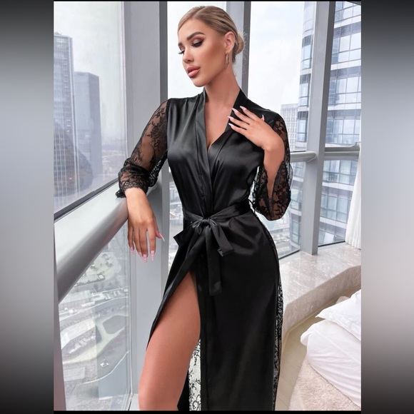 Elegant Sexy Contrast Lace Belted Satin Sleep Robe - Picture 4 of 7